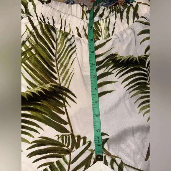 H&M Tropical Palm Off White Ivory Crepe Cropped Trouser Pants - Picture 8 of 9